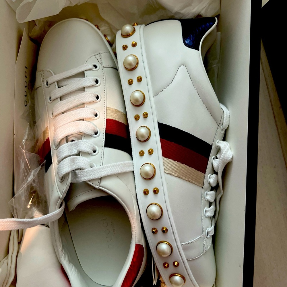 Gucci sneakers size 39